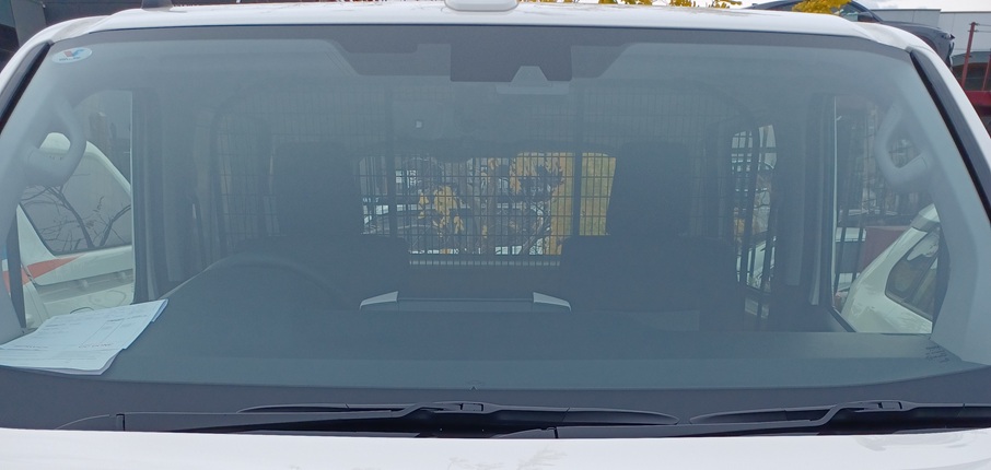 How Australian Drivers Can Navigate with Windscreen Damage in Tesla or Electric Vehicles?